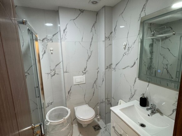 Nov opremljen studio apartman u Bečićima (Izdavanje na period do 01.06.2027)