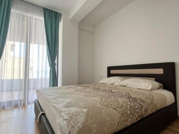Izdavanje jednosobnog stana 60m2 sa garažnim mjestom na prvoj liniji mora, Rafailovici (NA PERIOD DO 01.06.2027)