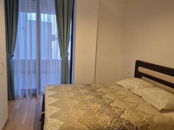 Izdavanje jednosobnog stana 60m2 sa garažnim mjestom na prvoj liniji mora, Rafailovici (NA PERIOD DO 01.06.2027)