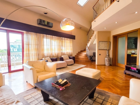 Prodaja luksuznog četvorosobnog namještenog duplex stana 281 m² sa četiri terase – Preko Morače, Podgorica | Moguća kompenzacija za manje stanove u Budvi ili Podgorici