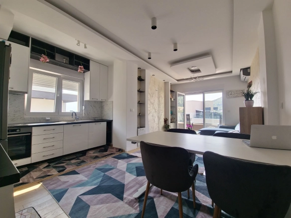 Izdavanje jednosobnog  stana 44 m² sa pogledom na more i garažnim mjestom u kompleksu the old bakery – Budva (na period od 01.10.2026 do 01.06.2027)
