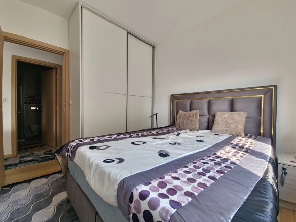Izdavanje jednosobnog  stana 44 m² sa pogledom na more i garažnim mjestom u kompleksu the old bakery – Budva (na period od 01.10.2026 do 01.06.2027)