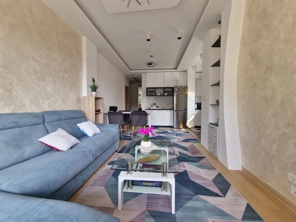 Izdavanje jednosobnog  stana 44 m² sa pogledom na more i garažnim mjestom u kompleksu the old bakery – Budva (na period od 01.10.2026 do 01.06.2027)