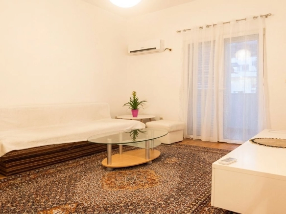 Jednosoban stan 46m2, Budva-Rozino (Na duži period)