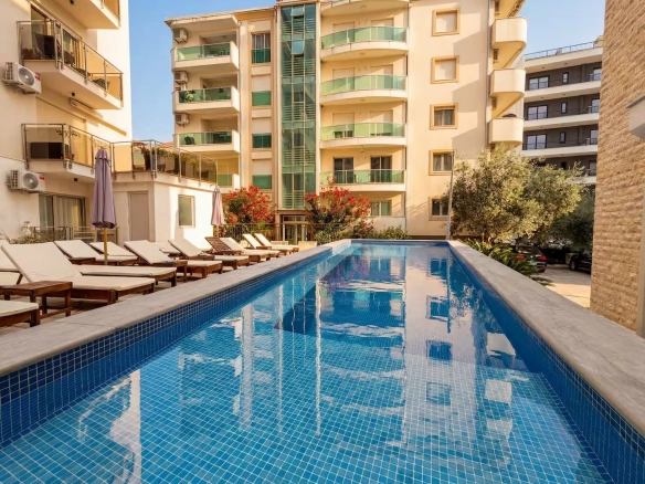 Moderno opremljen studio apartman u kompleksu sa bazenom -Bečići (Izdavanje na period do 01.06.2027)