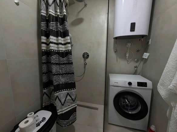 Moderno opremljen studio apartman 28m2-Bečići (Izdavanje na period do 01.06.2027)