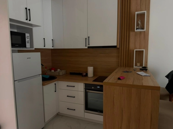 Moderno opremljen studio apartman 28m2-Bečići (Izdavanje na period do 01.06.2027)
