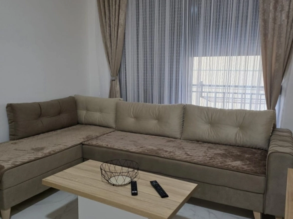 Moderno opremljen studio apartman 28m2-Bečići (Izdavanje na period do 01.06.2027)