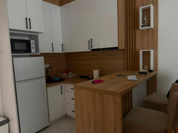 Moderno opremljen studio apartman 28m2-Bečići (Izdavanje na period do 01.06.2027)