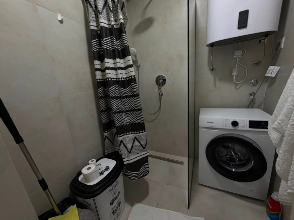 Moderno opremljen studio apartman 28m2-Bečići (Izdavanje na period do 01.06.2027)