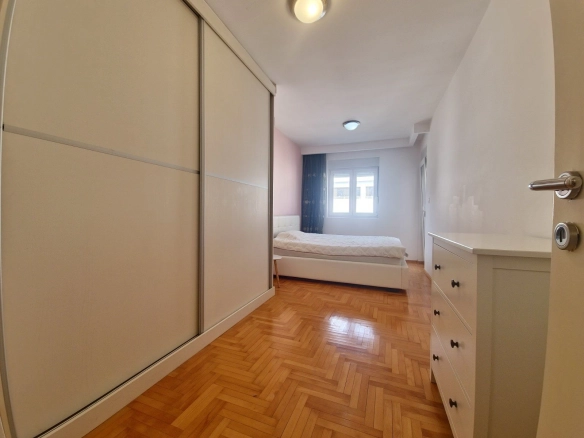 Izdavanje dvosobnog stana 69m² sa garažnim mjestom–Budva, Rozino (dugoročno izdavanje)