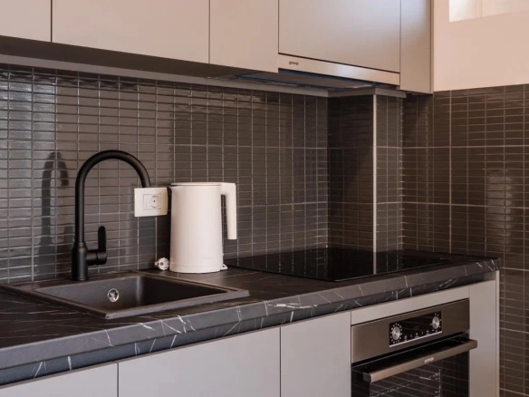 Izdavanje dvosobnog stana 60 m² sa garažnim mjestom– Pržno, Budva (izdavanje na duži period)