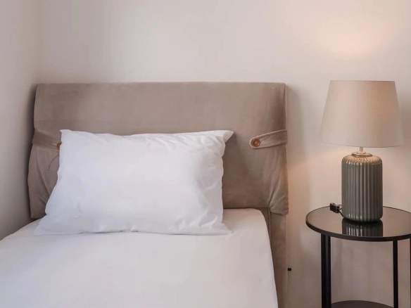 Izdavanje dvosobnog stana 60 m² sa garažnim mjestom– Pržno, Budva (izdavanje na duži period)
