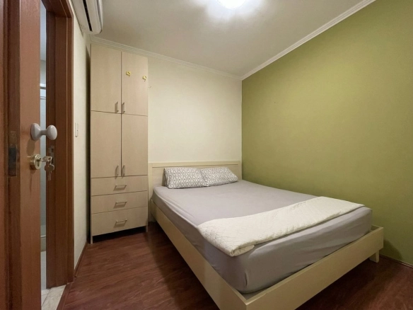Prodaja dvosobnog stana 55 m² sa pogledom na more i grad – Lazi, Budva