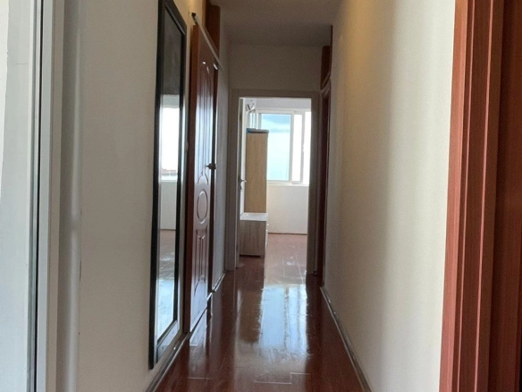 Prodaja dvosobnog stana 55 m² sa pogledom na more i grad – Lazi, Budva