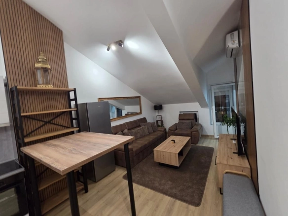 Izdavanje luksuznog dvosobnog penthouse stana 70 m²  sa velikom terasom – The Old Bakery, Budva  (izdavanje na duži period)