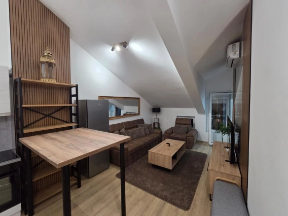 Izdavanje luksuznog dvosobnog penthouse stana 70 m²  sa velikom terasom – The Old Bakery, Budva  (izdavanje na duži period)
