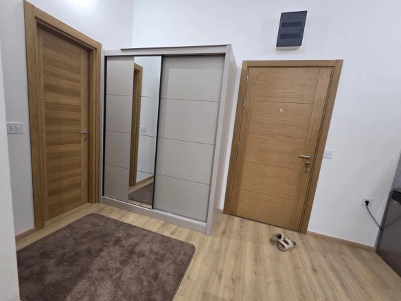 Izdavanje luksuznog dvosobnog penthouse stana 70 m²  sa velikom terasom – The Old Bakery, Budva  (izdavanje na duži period)