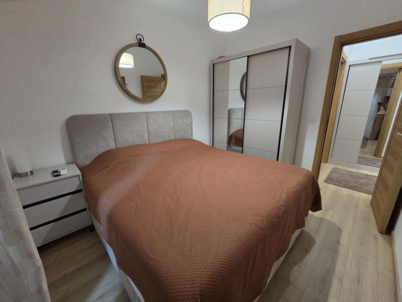 Izdavanje luksuznog dvosobnog penthouse stana 70 m²  sa velikom terasom – The Old Bakery, Budva  (izdavanje na duži period)