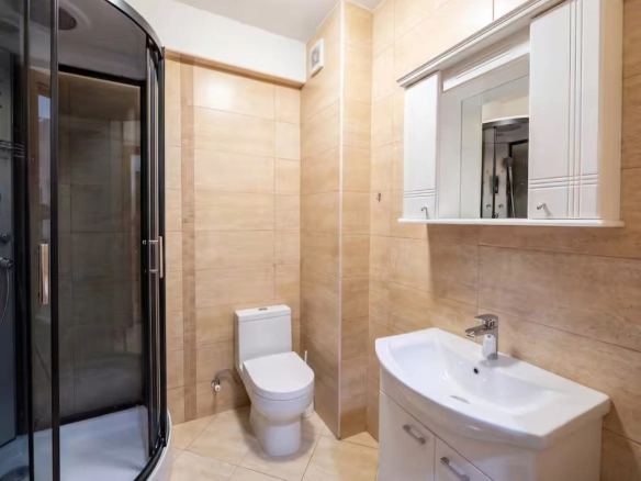 Izdavanje jednosobnog stana 40 m² sa garažnim mjestom – Bečići (na period do 01.07.2027.)