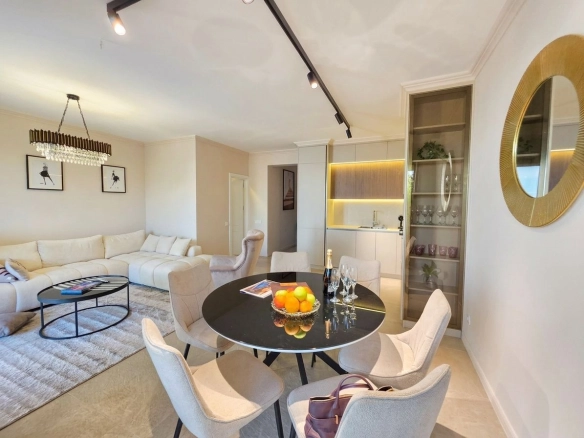 Townhouse luksuzna vila  sa bazenom, garažom i panoramskim pogledom na more – Blizikuće, Budvanska rivijera (izdavanje na duži period)