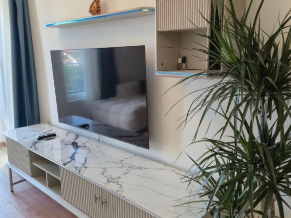 Izdavanje jednosobnog stana 43m2 -Podkošljun, Budva (izdavanje na duži period)
