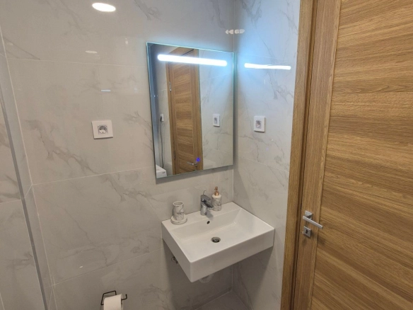 Izdavanje jednosobnog stana 43m2 -Podkošljun, Budva (izdavanje na duži period)