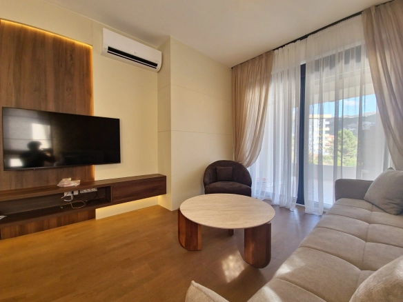 Dvosoban moderno opremljen stan 65m2 – Dubovica, Budva (na period do 01.06.2027)