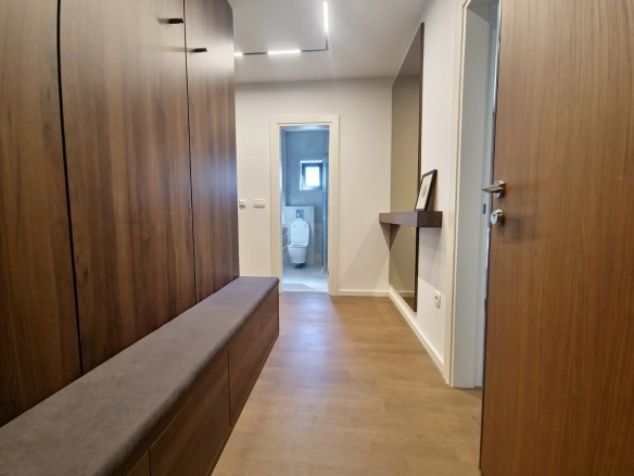 Dvosoban moderno opremljen stan 65m2 – Dubovica, Budva (na period do 01.06.2027)