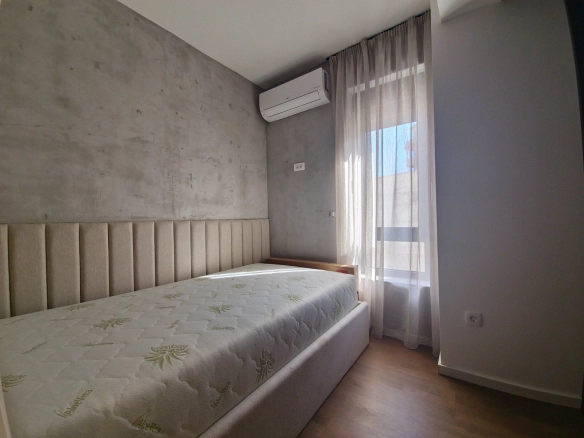 Dvosoban moderno opremljen stan 65m2 – Dubovica, Budva (na period do 01.06.2027)