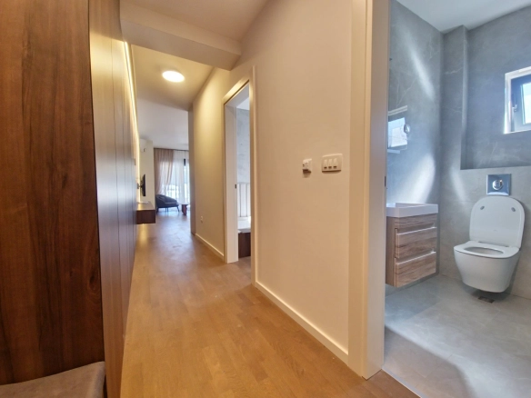 Dvosoban moderno opremljen stan 65m2 – Dubovica, Budva (na period do 01.06.2027)