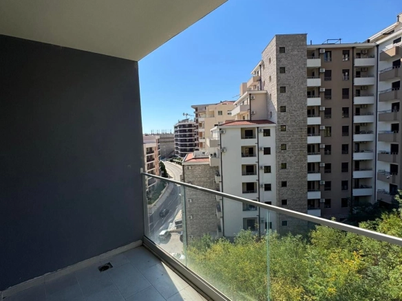 Nov jednosoban stan 55m2 na atraktivnoj lokaciji-Bečići