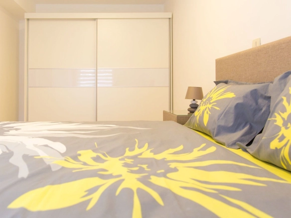 Izdavanje opremljenog jednosobnog stana 50 m² u zgradi Fontana – 150 m od mora, centar Budve (NA PERIOD DO 01.06.2027)
