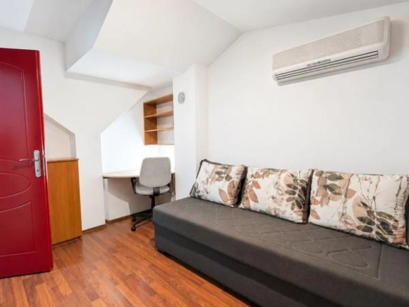 Trosoban stan 66 m² na 4. spratu u samom centru – Podgorica