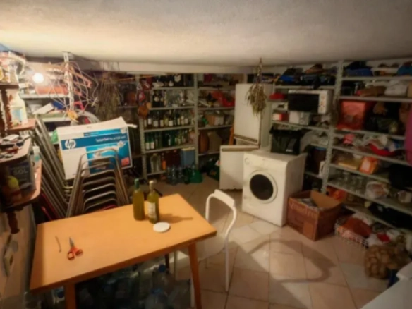 Hotel 345 m² sa 6 garsonjera i stanom, garažom i parkingom – Bečići, Budva
