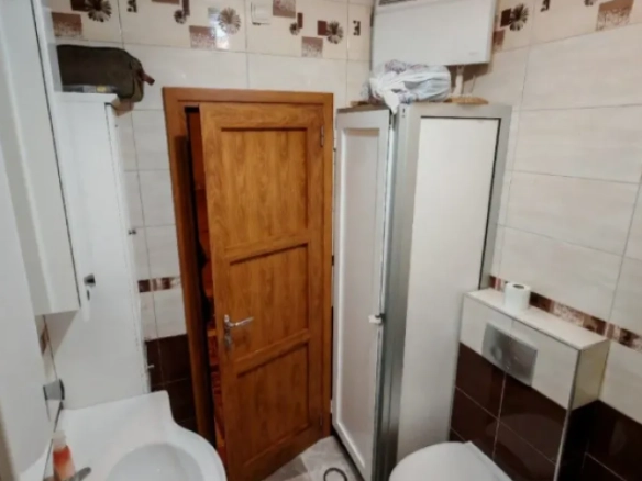 Hotel 345 m² sa 6 garsonjera i stanom, garažom i parkingom – Bečići, Budva