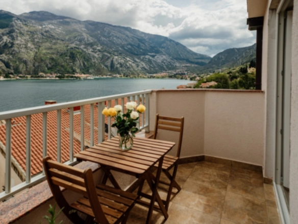Jednosoban stan 50 m² sa panoramskim pogledom na Bokokotorski zaliv – Muo, Kotor