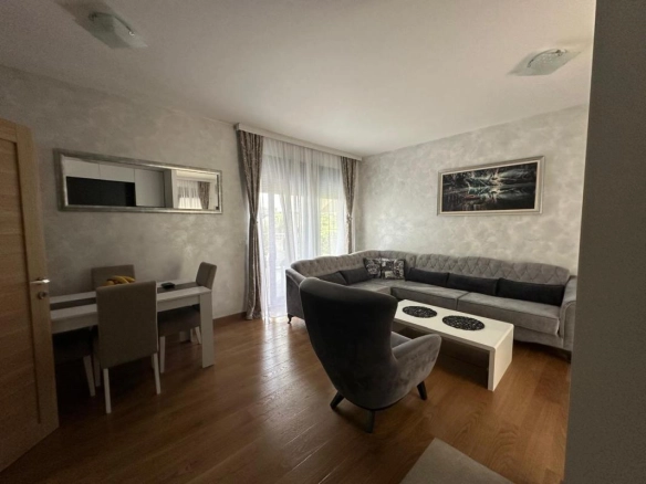 Jednosoban stan 46 m² sa garažom i terasom od 88 m² – Kavač, Kotor