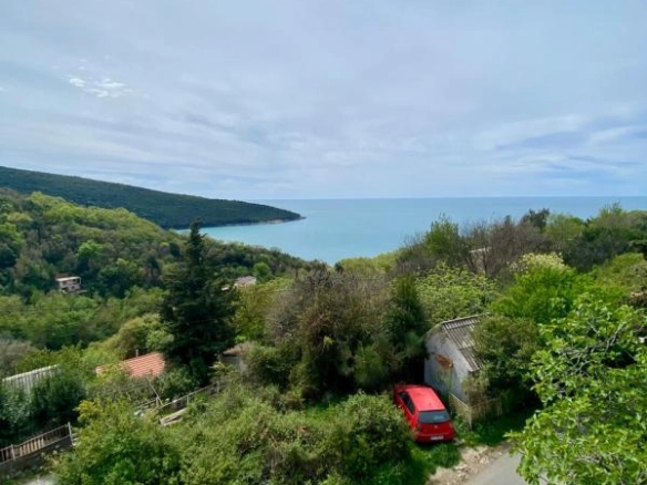 Izdavanje: Kuća 150 m² sa terasom i pogledom na more – Kruče, Ulcinj