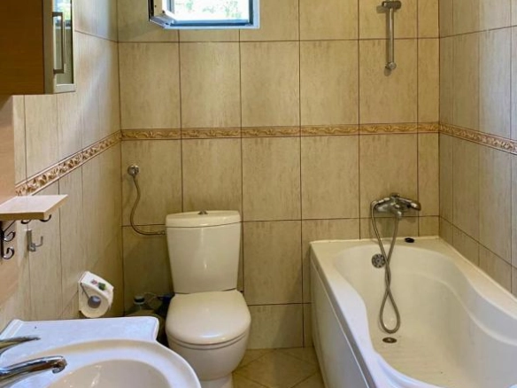 Izdavanje: Kuća 150 m² sa terasom i pogledom na more – Kruče, Ulcinj