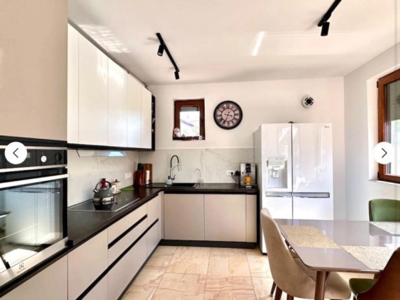 Kuća 165 m² sa dvije etaže i placom 339 m² – Bjeliši, Bar