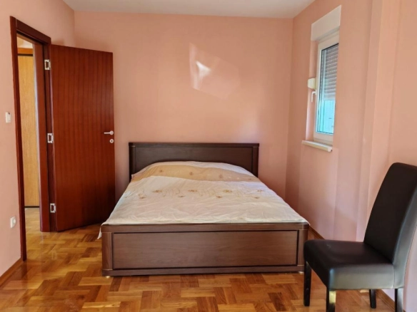 Trosoban stan 111 m² sa pogledom na more – Petrovac, Budva