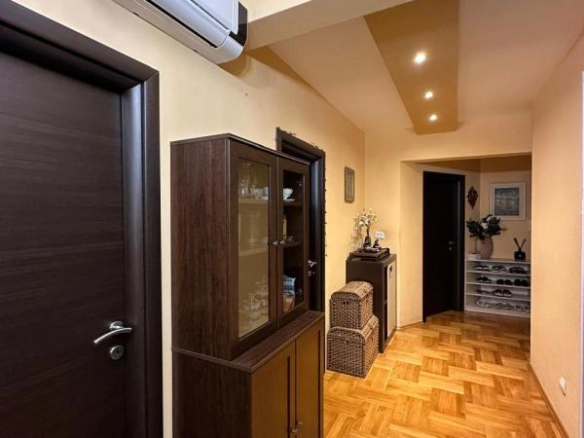 Trosoban stan 91 m² sa pogledom na more i planine – Kavač, Kotor