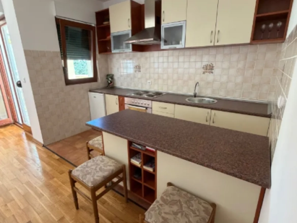 Jednosoban stan 48 m² – Petrovac, Budva — fotografija 3
