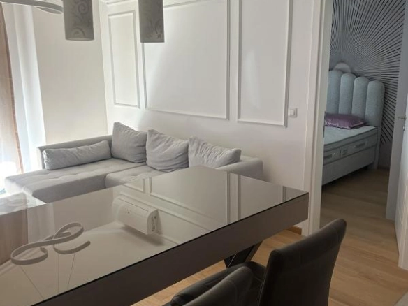 Jednosoban stan 41 m² sa terasom i pogledom na more – Bečići, Budva