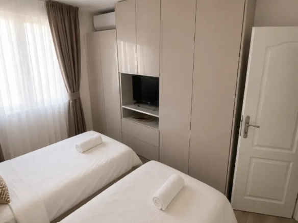 Dvosoban stan 76 m² sa garažom u kompleksu Blue Horizon – Pržno, Budva