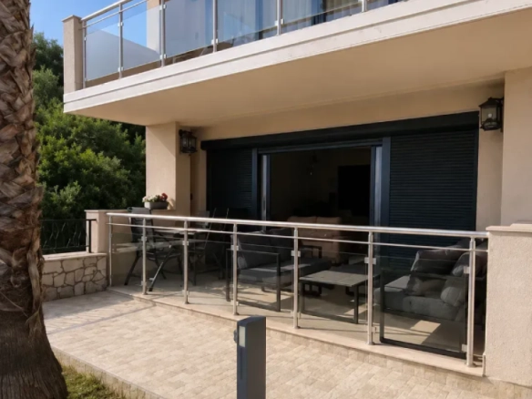 Dvosoban stan 76 m² sa garažom u kompleksu Blue Horizon – Pržno, Budva