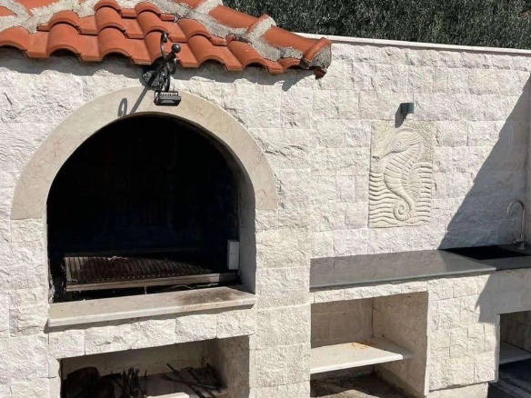 Izdavanje: Kuća 360 m² sa bazenom i pogledom na more – Stari Bar, Bar