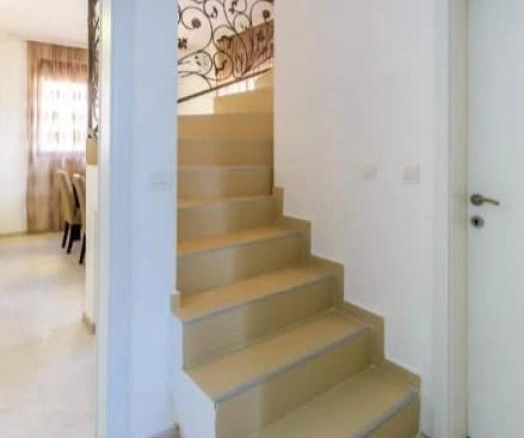 Izdavanje: Dvosoban dupleks stan 129 m² sa pogledom na more – Petrovac, Budva