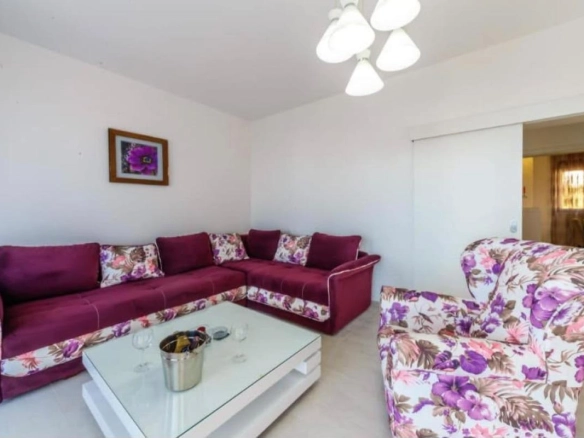 Izdavanje: Dvosoban dupleks stan 129 m² sa pogledom na more – Petrovac, Budva